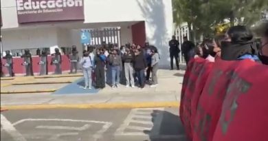 Tras protestas, dialogarán y atenderán demandas de Normalistas de Teteles