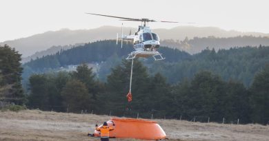 Gobernador Armenta sobrevuela incendio en Sierra Negra poblana, está controlado en 70%