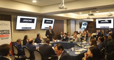 Participa Néstor Camarillo en sesión del Consejo Directivo de CANACINTRA Puebla