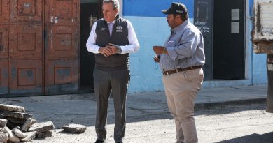 Supervisan avances del programa de bacheo en el Barrio de Analco
