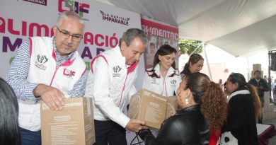 Pepe Chedraui y MariElise Budib recorren la capital entregando apoyos alimentarios a las familias poblanas