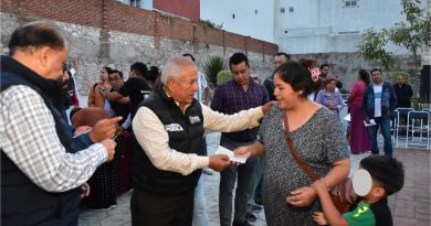 Entrega Gobierno del Estado apoyos a familias afectadas por explosión en Tepeaca