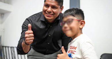 Gobierno de Cuautlancingo entrega lentes a 476 estudiantes