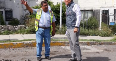 Supervisa Pepe Chedraui labores de bacheo en colonia La Noria