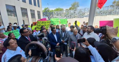 Pobladores de Totimehuacan se manifestan en el Congreso para insistir en ser municipio