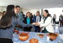 Liz Sánchez presenta en el Senado la Feria de los Moles 2026 y refrenda su respaldo a la comunidad migrante
