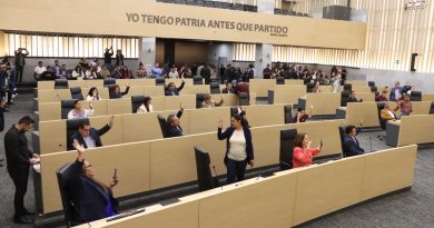 Sin pedir licencia, diputados locales se registran para una diputación federal